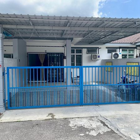 Homestay Cikgu Nora Near Uthm Kptm Kktm Ipg Moslim Onli Kampong Seri Gading Εξωτερικό φωτογραφία