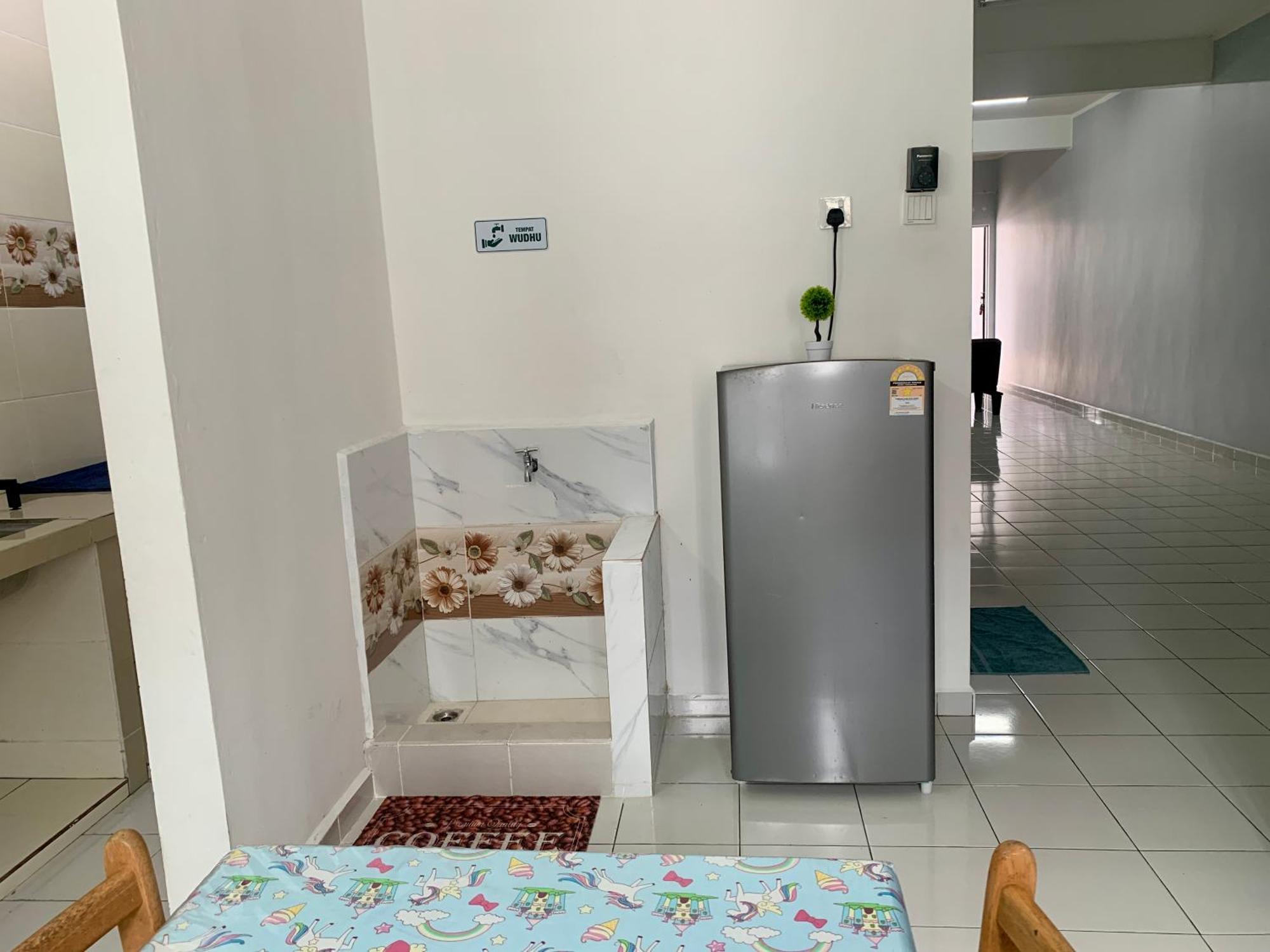 Homestay Cikgu Nora Near Uthm Kptm Kktm Ipg Moslim Onli Kampong Seri Gading Εξωτερικό φωτογραφία