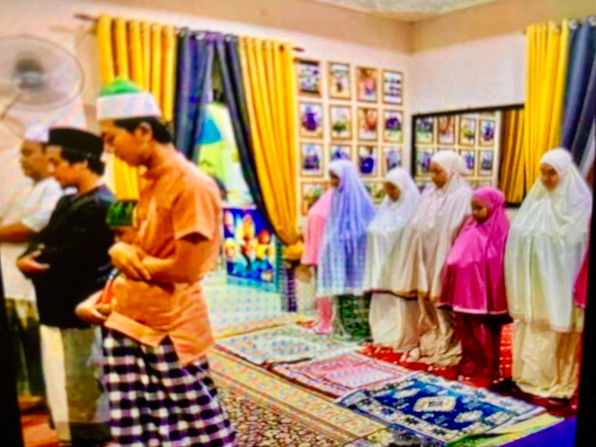 Homestay Cikgu Nora Near Uthm Kptm Kktm Ipg Moslim Onli Kampong Seri Gading Εξωτερικό φωτογραφία
